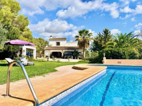 sunny villa with sea view, lots of land, very quiet